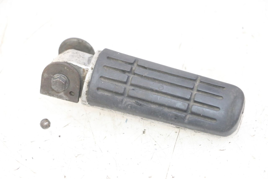 photo de ACHTERSTE LINKER VOETSTEUN YAMAHA FZS FAZER 600 (2001 - 2003) - Andere kijkhoek