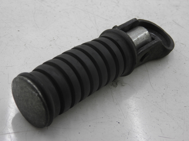 photo de ACHTERSTE LINKER VOETSTEUN YAMAHA SR 125 (1982 - 2003) - Hoofdaanzicht