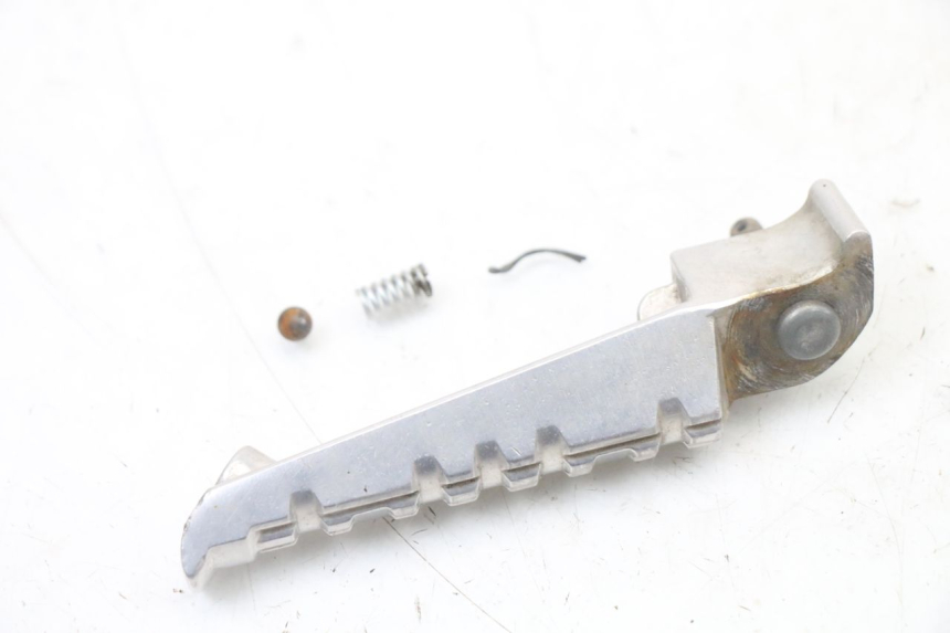 photo de ACHTERSTE LINKER VOETSTEUN YAMAHA X-MAX XMAX ABS 250 (2010 - 2014) - Zoom op gebruiksstaat