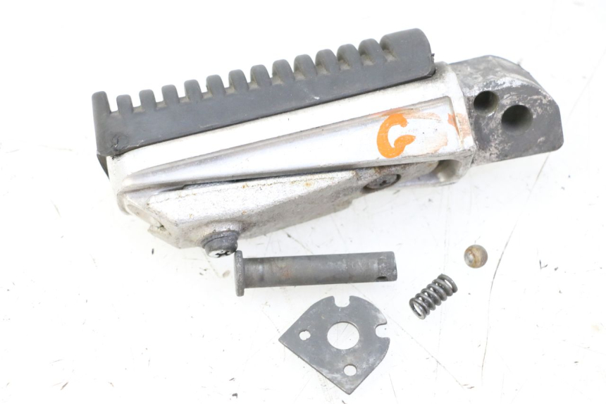 photo de ACHTERSTE LINKER VOETSTEUN YAMAHA XJ6 600 (2008 - 2016) - Hoofdaanzicht