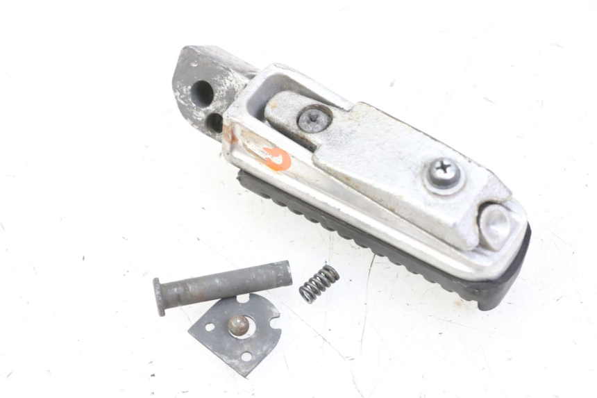 photo de ACHTERSTE LINKER VOETSTEUN YAMAHA XJ6 600 (2008 - 2016) - Zoom op gebruiksstaat