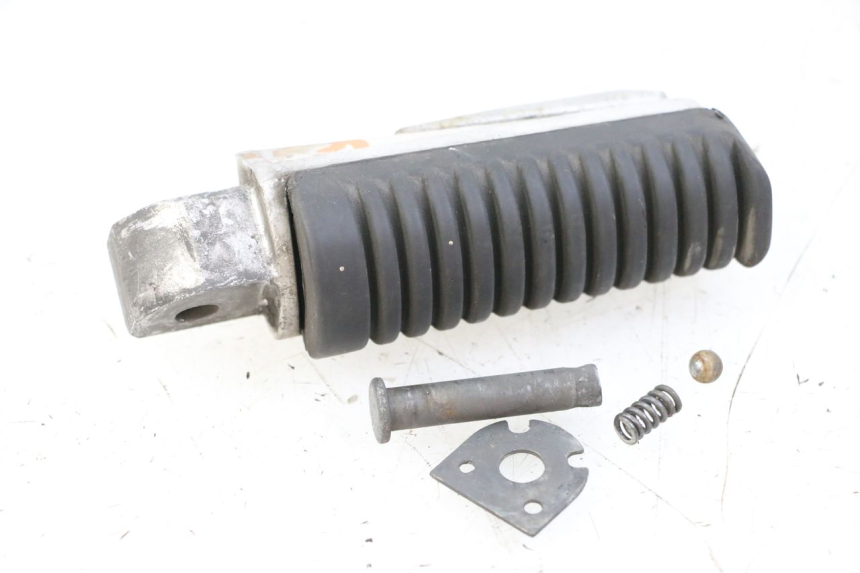 photo de ACHTERSTE LINKER VOETSTEUN YAMAHA XJ6 600 (2008 - 2016) - Technische close-up