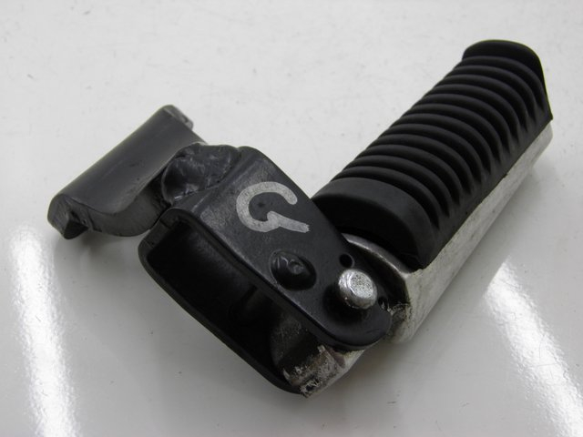 photo de ACHTERSTE LINKER VOETSTEUN YAMAHA XMAX X-MAX 125 (2006 - 2009) - Andere kijkhoek