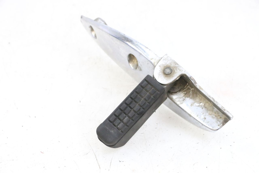 photo de ACHTERSTE LINKER VOETSTEUN KYMCO ZING 125 (1997 - 2003) - Bevestigingspunten