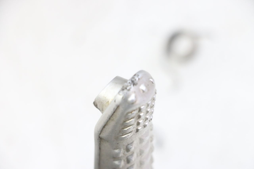 photo de VOETSTEUN VOOR RECHTS VOORAN BMW S RR ABS S1000RR 1000 (2015 - 2018) - Detail van het onderdeel