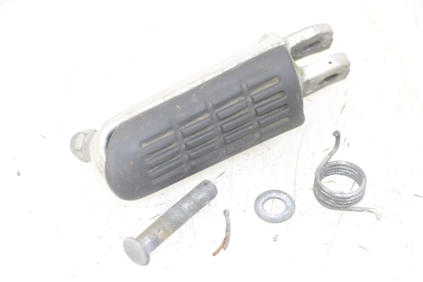 photo de VOETSTEUN VOOR RECHTS VOORAN HONDA CBF 500 (2004 - 2007) - Hoofdaanzicht