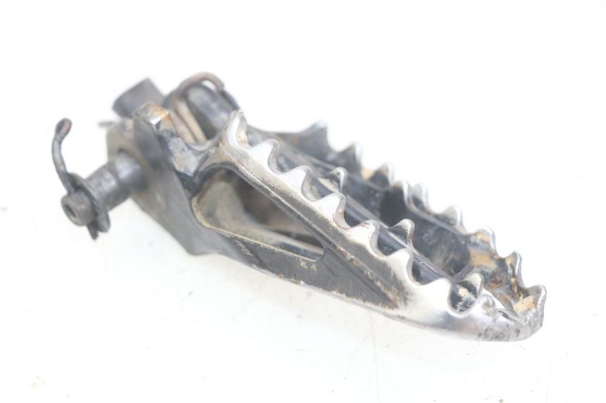 photo de VOETSTEUN VOOR RECHTS VOORAN HONDA CRF CR-F 450 (2009 - 2012) - Technische close-up