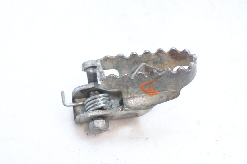 photo de VOETSTEUN VOOR RECHTS HM HONDA DERAPAGE 50 (2007 - 2009) - Detail van het onderdeel