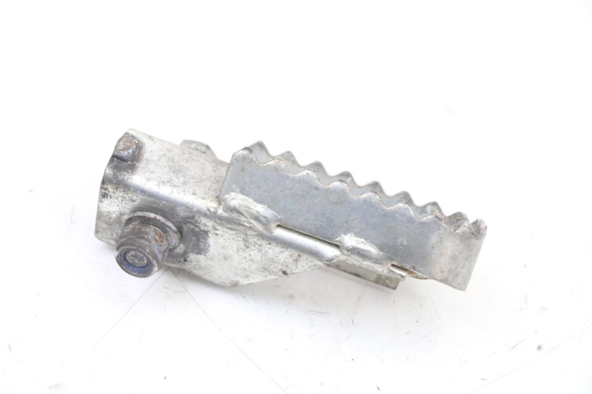 photo de VOETSTEUN VOOR RECHTS VOORAN DERBI SENDA R X-TREME 50 (2006 - 2010) - Detail van het onderdeel