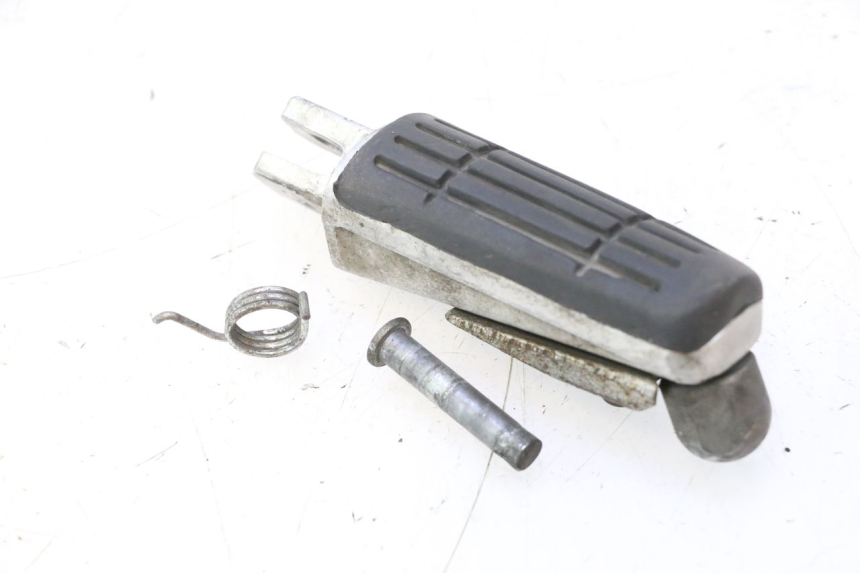 photo de VOETSTEUN VOOR RECHTS YAMAHA FJR 1300 (2001 - 2005) - Detail van het onderdeel