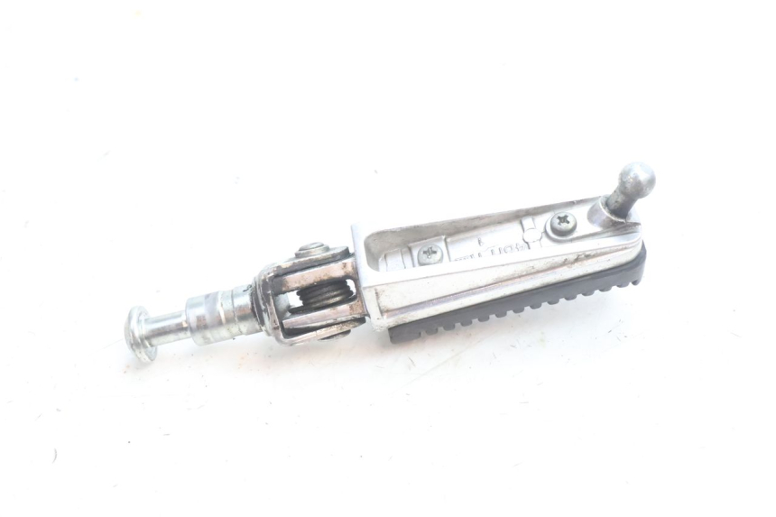 photo de VOETSTEUN VOOR RECHTS YAMAHA FZ8 800 (2010 - 2016) - Andere kijkhoek