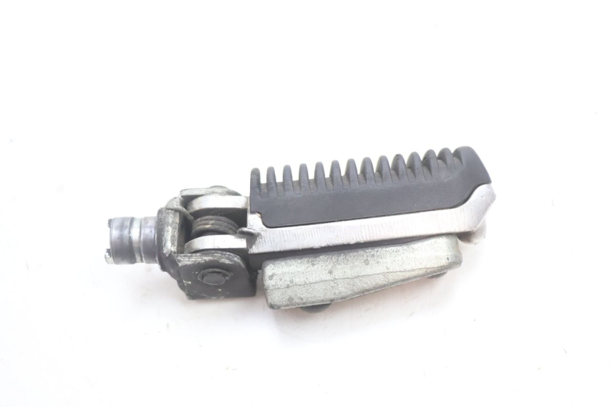 photo de VOETSTEUN VOOR RECHTS SUZUKI GSF N BANDIT 1200 (2001 - 2005) - Detail van het onderdeel