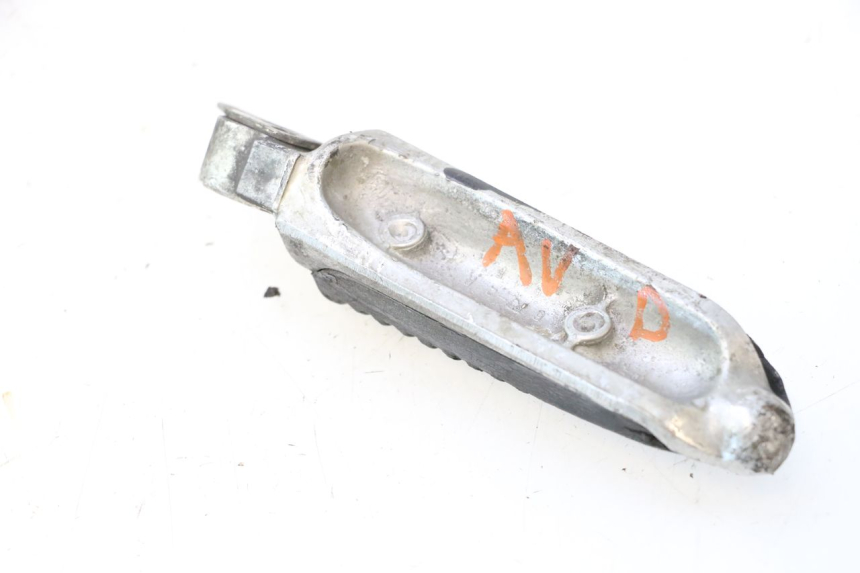 photo de VOETSTEUN VOOR RECHTS VOORZIJN SUZUKI GSX F GSXF 750 (1988 - 1998) - Detail van het onderdeel