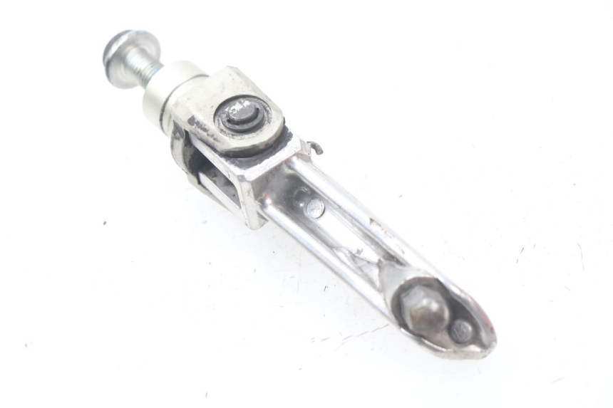 photo de VOETSTEUN VOOR RECHTS VOORAN SUZUKI GSX-R GSXR 750 (2011 - 2016) - Detail van het onderdeel