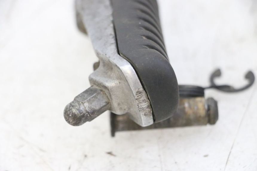 photo de VOETSTEUN VOOR RECHTS VOORAN KAWASAKI ZR7 ZR-7 S 750 (1999 - 2004) - Zoom op gebruiksstaat