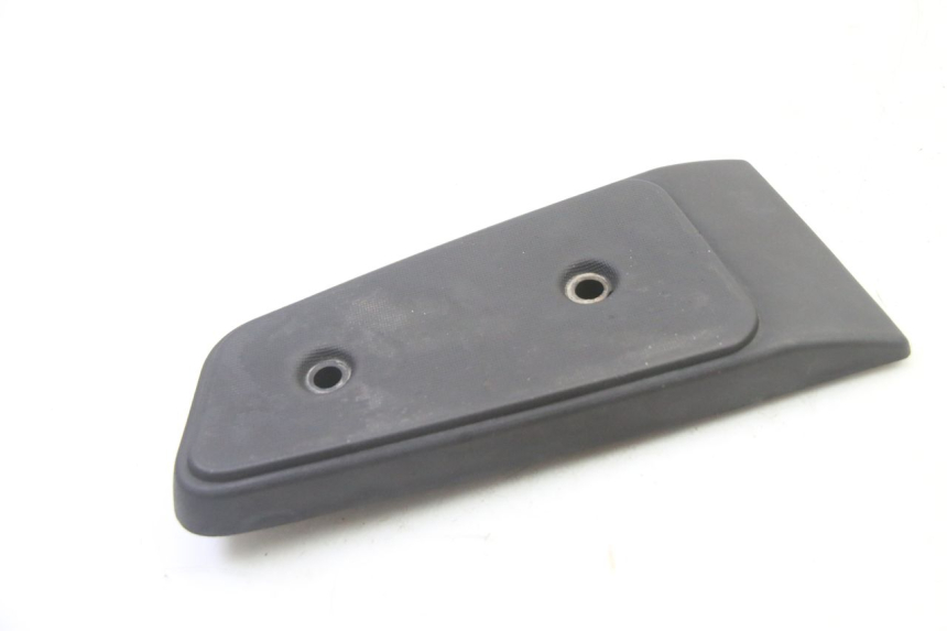 photo de VOETSTEUN VOOR RECHTS VOORZIJDE PIAGGIO MP3 RL 250 (2006 - 2010) - Detail van het onderdeel