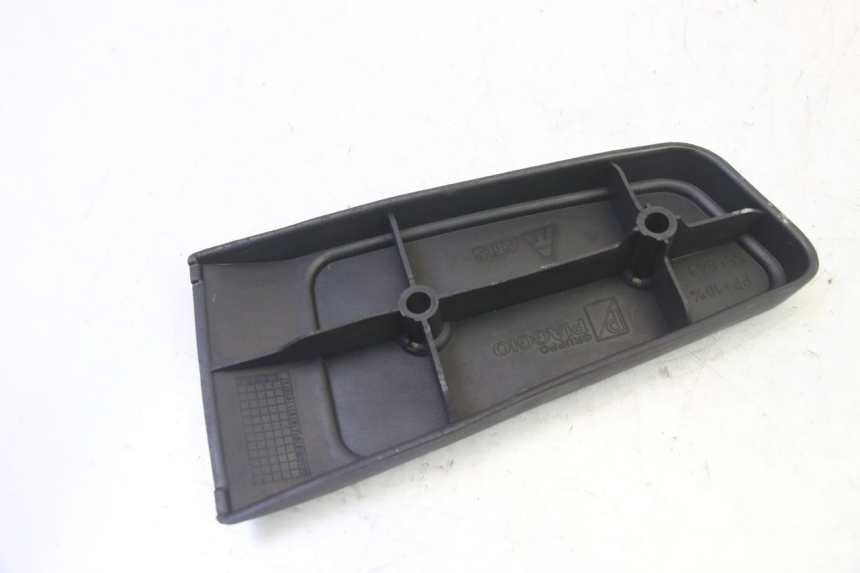 photo de VOETSTEUN VOOR RECHTS VOORZIJDE PIAGGIO MP3 RL 250 (2006 - 2010) - Andere kijkhoek