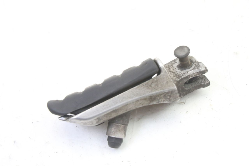 photo de VOETSTEUN VOOR RECHTS VOORAN HONDA NTV DEAUVILLE ABS 700 (2007 - 2016) - Detail van het onderdeel