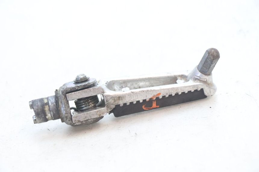 photo de VOETSTEUN VOOR RECHTS VOORAN SUZUKI SV S 650 (2003 - 2009) - Andere kijkhoek