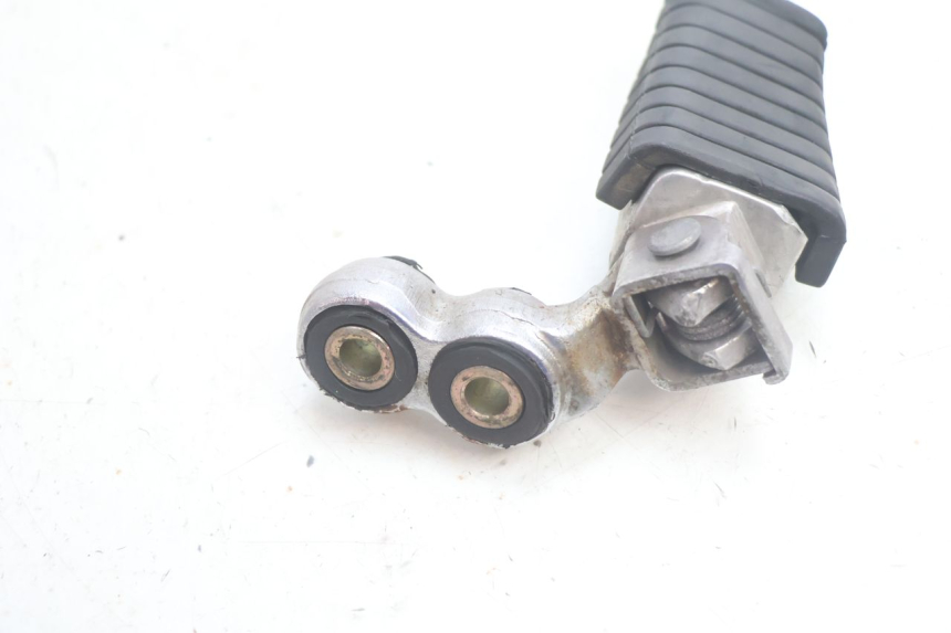 photo de VOETSTEUN VOOR RECHTS VOORAN YAMAHA XV VIRAGO 535 (1988 - 2004) - Detail van het onderdeel