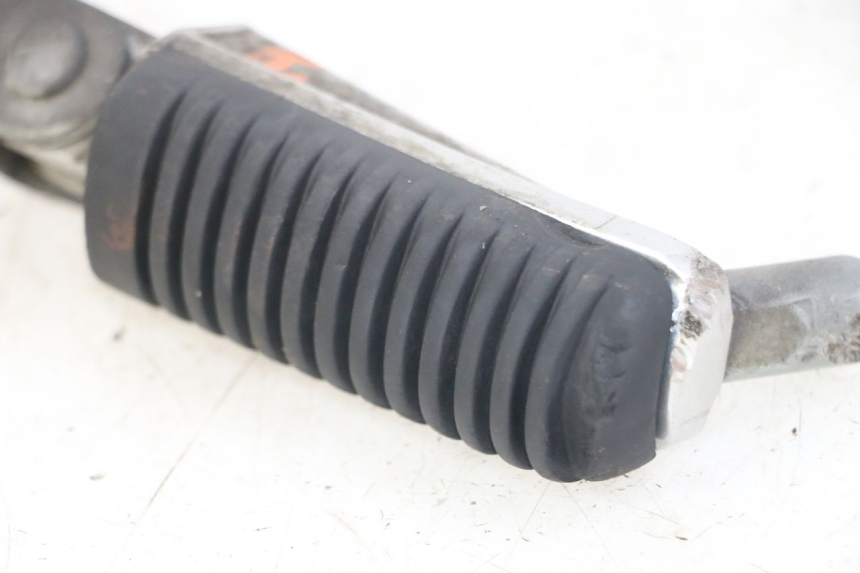 photo de VOETSTEUN VOOR RECHTS VOORAN YAMAHA FZS FAZER 600 (2001 - 2003) - Zoom op gebruiksstaat