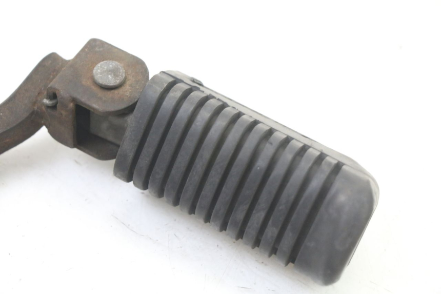 photo de VOETSTEUN VOOR RECHTS VOORAN YAMAHA SR 125 (1982 - 2003) - Zoom op gebruiksstaat