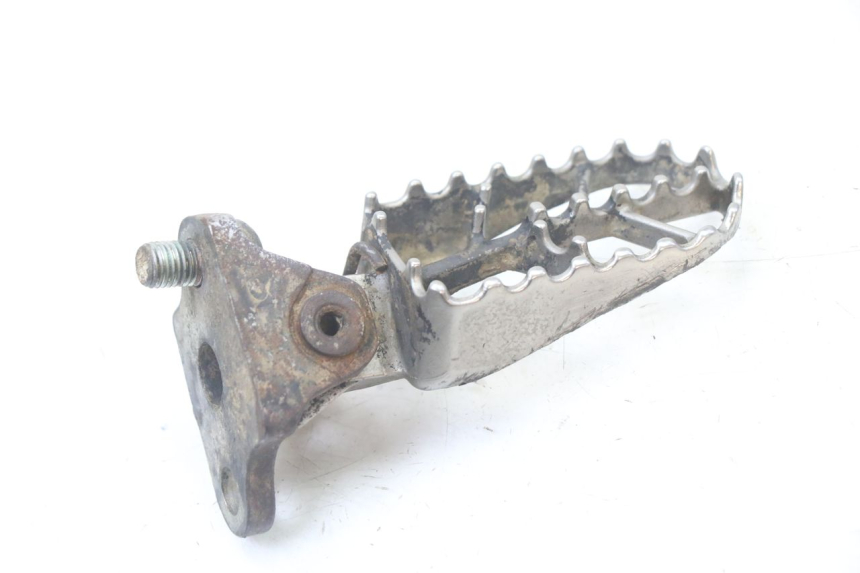 photo de VOETSTEUN VOOR RECHTS VOORAN YAMAHA YZ-F YZF 250 (2007 - 2013) - Detail van het onderdeel