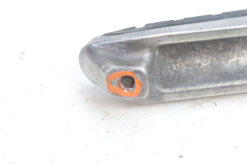 photo de VOETSTEUN VOOR RECHTS KAWASAKI ZZR 600 (1995 - 2004) - Technische close-up