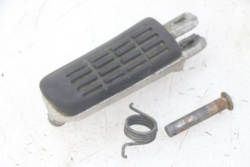 photo de VOETSTEUN VOOR LINKS HONDA CBF 500 (2004 - 2007) - Hoofdaanzicht