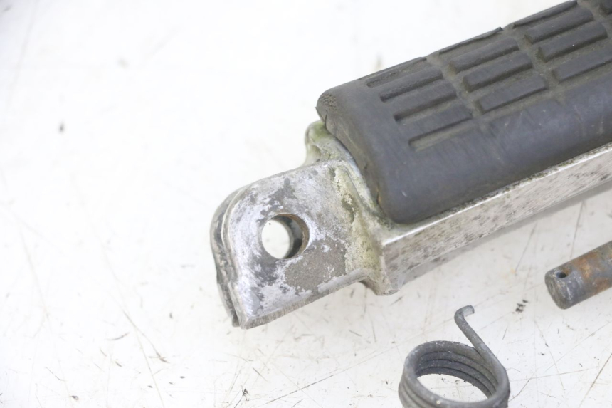 photo de VOETSTEUN VOOR LINKS HONDA CBF 500 (2004 - 2007) - Zoom op gebruiksstaat