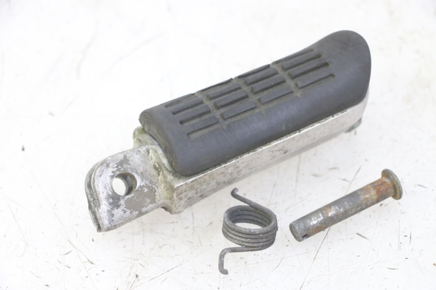 photo de VOETSTEUN VOOR LINKS HONDA CBF 500 (2004 - 2007) - Overzicht