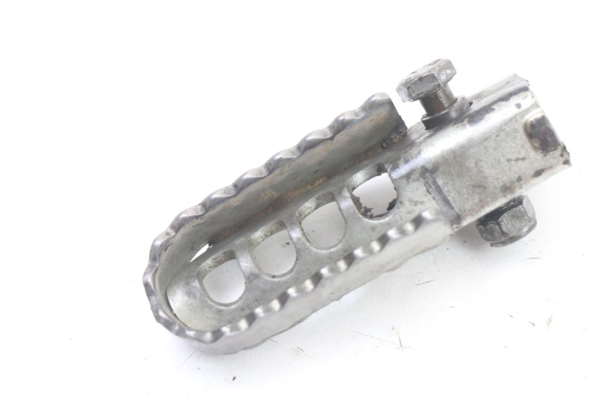 photo de VOETSTEUN VOOR LINKS VOORAN DERBI SENDA SM DRD X-TREME 50 (2011 - 2017) - Hoofdaanzicht