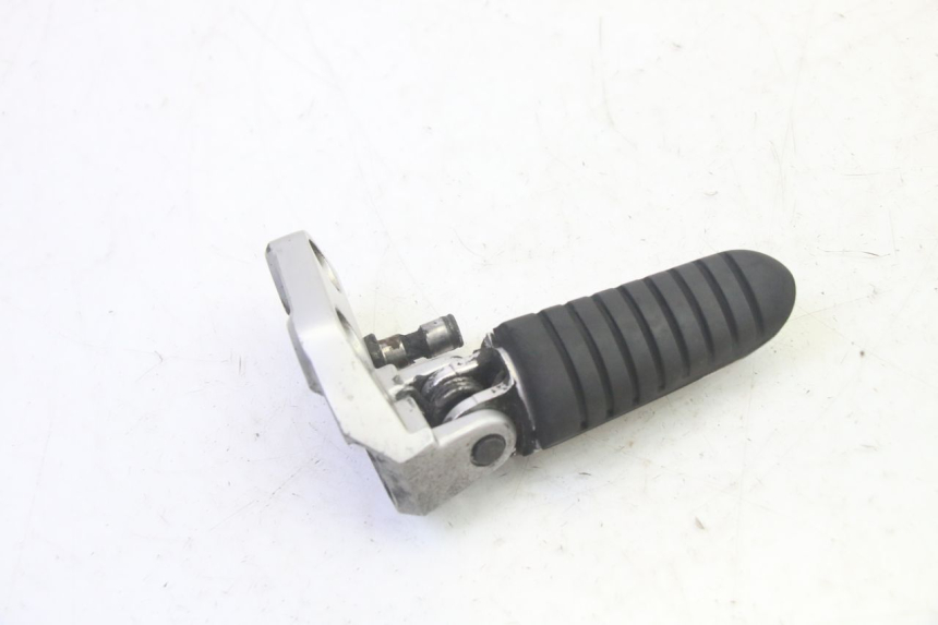 photo de VOETSTEUN VOOR LINKS VOORZIJDE SUZUKI DL V STROM 1000 (2002 - 2007) - Andere kijkhoek