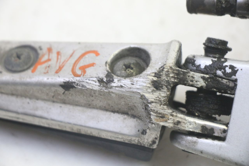 photo de VOETSTEUN VOOR LINKS VOORZIJDE SUZUKI DL V STROM 1000 (2002 - 2007) - Staat van het oppervlak