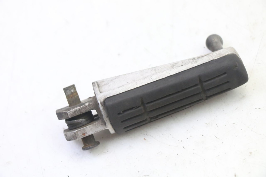 photo de VOETSTEUN VOOR LINKS VOORAN YAMAHA FZ6 FAZER S2 600 (2007 - 2011) - Zoom op gebruiksstaat