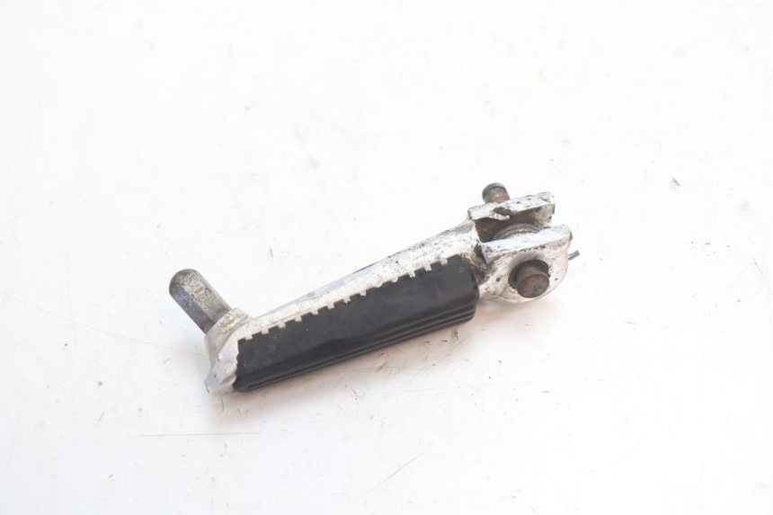 photo de VOETSTEUN VOOR LINKS SUZUKI SV S 650 (2003 - 2009) - Zoom op gebruiksstaat