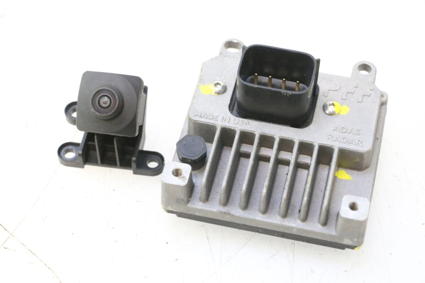 photo de ACHTERUITRIJCAMERA PIAGGIO MP3 HPE 530 (2022 - 2026) - Hoofdaanzicht