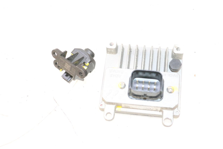 photo de ACHTERUITRIJCAMERA PIAGGIO MP3 HPE 530 (2022 - 2026) - Overzicht