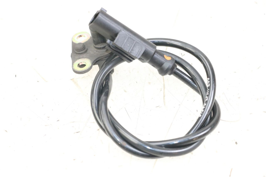 photo de ACHTERSTE ABS-SENSOR KYMCO DINK STREET ABS 125 (2011 - 2018) - Detail van het onderdeel