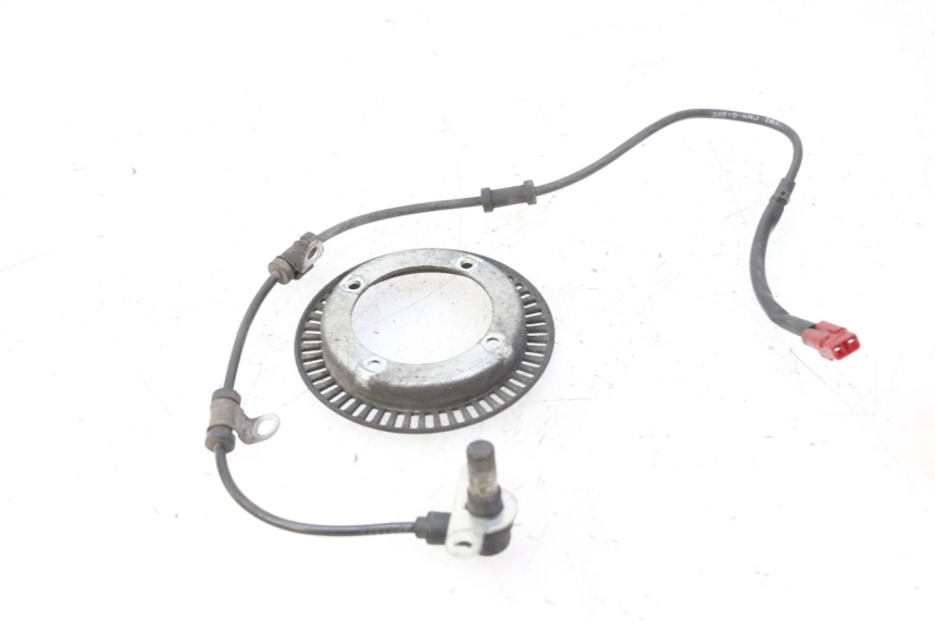 photo de ACHTERSTE ABS-SENSOR HONDA FES S-WING SWING ABS 125 (2007 - 2015) - Detail van het onderdeel
