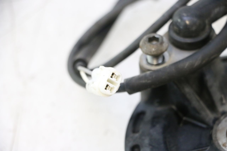 photo de ACHTERSTE ABS-SENSOR YAMAHA FJR 1300 (2001 - 2005) - Bevestigingspunten