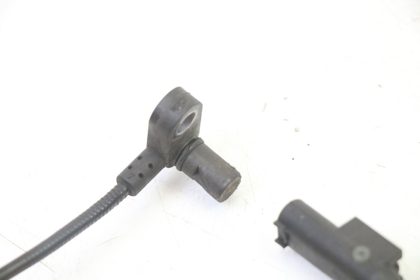 photo de ACHTERSTE ABS-SENSOR BMW G310 R 310 (2016 - 2020) - Technische close-up