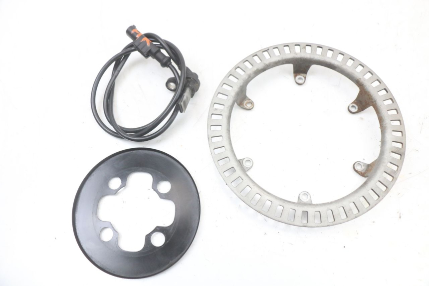 photo de ACHTERSTE ABS-SENSOR MOTO GUZZI NORGE 8V GT 1200 (2011 - 2016) - Hoofdaanzicht