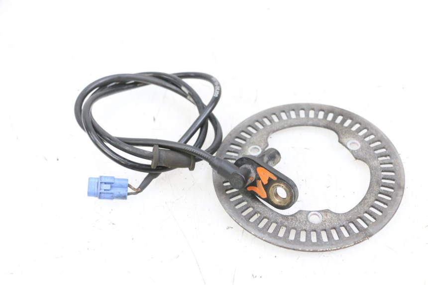 photo de VOORSTE ABS-SENSOR SUZUKI BURGMAN 650 (2013 - 2020) - Zoom op gebruiksstaat