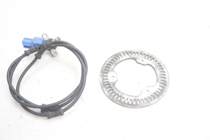 photo de VOORSTE ABS-SENSOR SUZUKI BURGMAN EXECUTIVE ABS 650 (2006 - 2012) - Zoom op gebruiksstaat