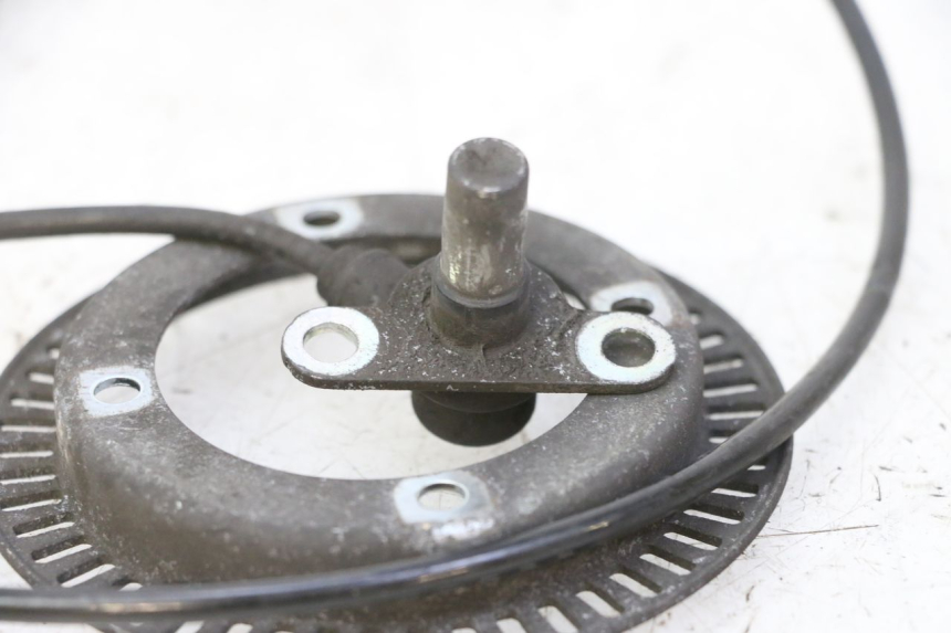 photo de VOORSTE ABS-SENSOR HONDA FES S-WING SWING ABS 125 (2007 - 2015) - Zoom op gebruiksstaat