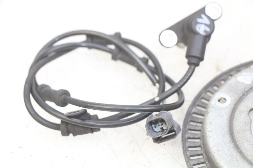 photo de VOORSTE ABS-SENSOR HONDA FJS SILVERWING SILVER WING 400 (2009 - 2016) - Zoom op gebruiksstaat