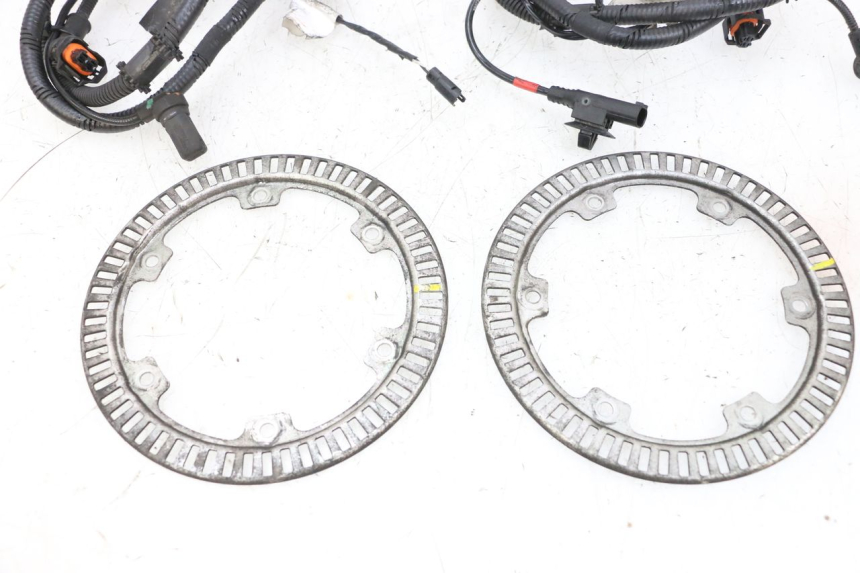 photo de VOORSTE ABS-SENSOR PIAGGIO MP3 HPE 300 (2019 - 2026) - Zoom op componenten