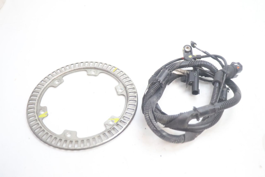 photo de VOORSTE ABS-SENSOR PIAGGIO MP3 HPE 530 (2022 - 2026) - Detail van het onderdeel