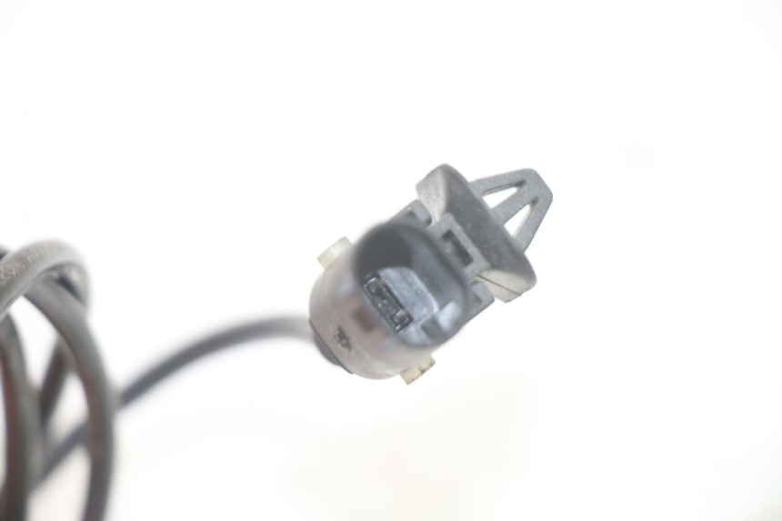 photo de VOORSTE ABS-SENSOR PIAGGIO MP3 500 (2016 - 2018) - Kenmerkende details